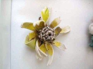 Fensterleder, daraus wurde für den ersten Freund ein Hemd genäht (damals Idee aus der Brigitte) 